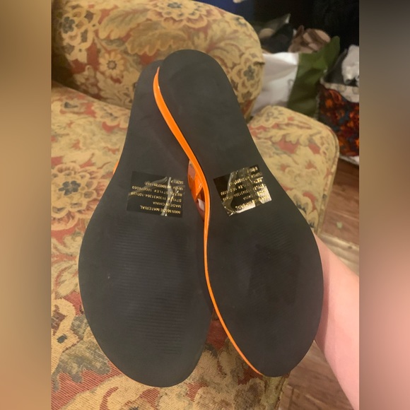 Go Vols! Lol! NWT Orange Chico’s flip flops size 7 - Picture 5 of 11